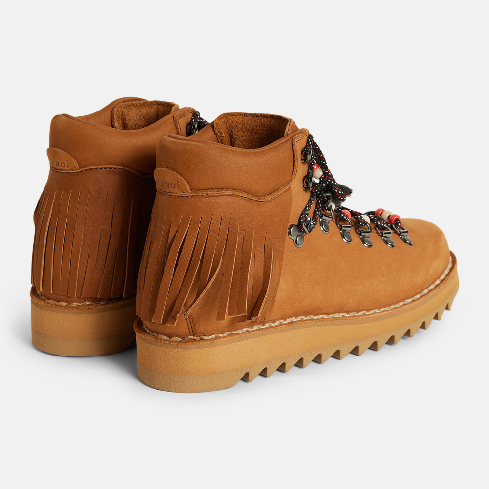 Super Flea Market+Alanui x Diemme+Tan fringe boots+Toni Garrn